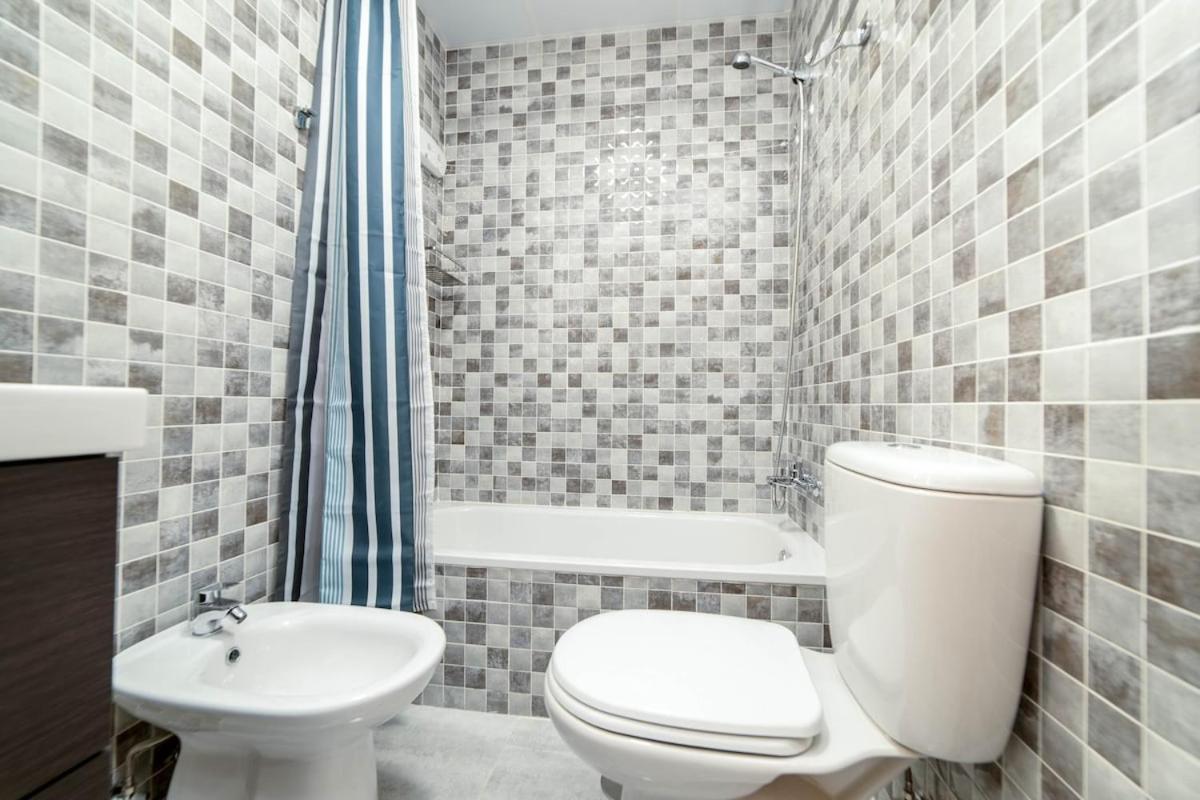 -Malagasunapts- Stylish City Centre Pool&Parking Málaga Exterior foto