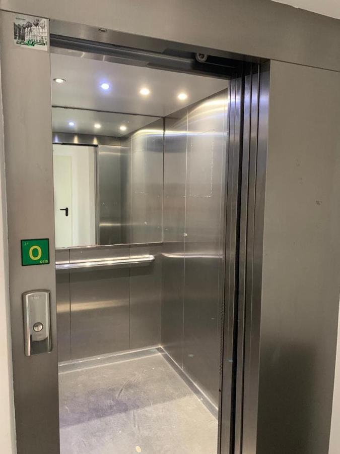 -Malagasunapts- Stylish City Centre Pool&Parking Málaga Exterior foto