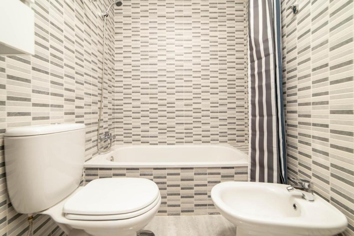 -Malagasunapts- Stylish City Centre Pool&Parking Málaga Exterior foto